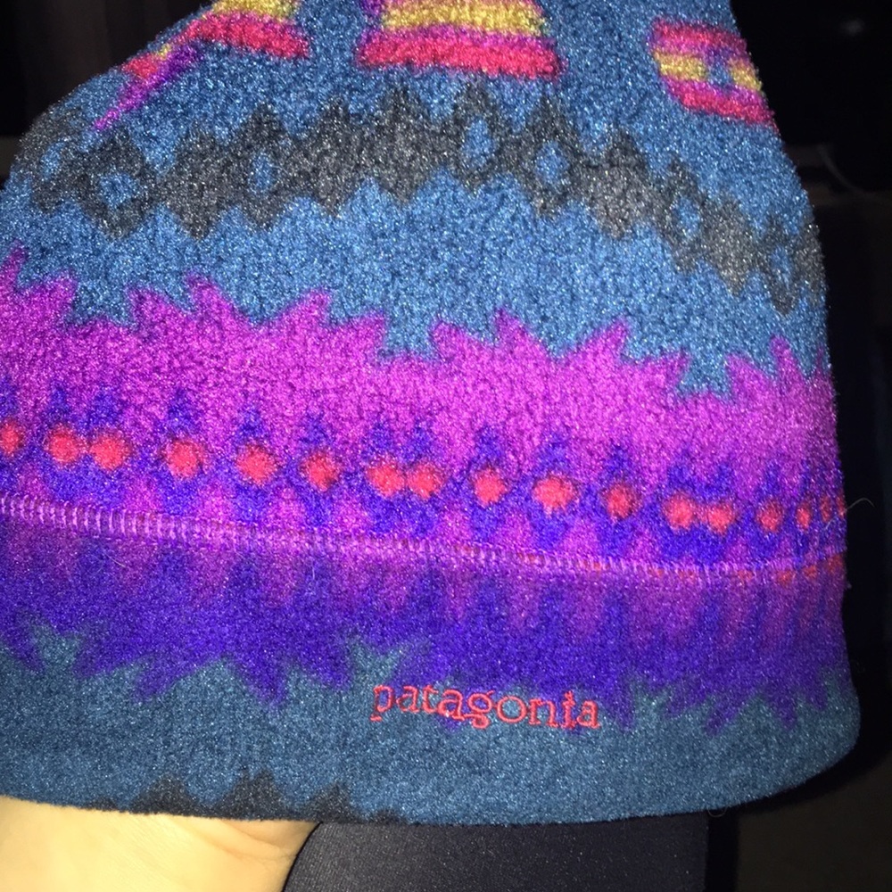 Patagonia size Large kid hat winter snow